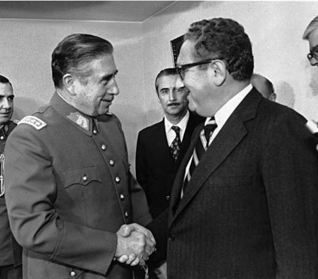 Kissinger e Pinochet dopo il Golpe